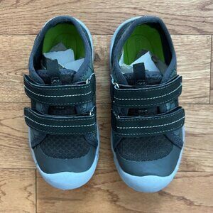 Kamik overpass sneaker size 11 blackcharcoal